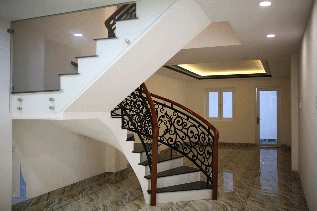 Cầu thang nhà cổ điển được thiết kế độc đáo